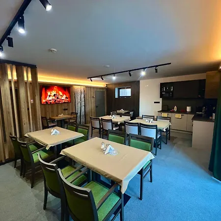 Hotel apartamentowy Wellness Capra Pri Zjazdovke Lucky *